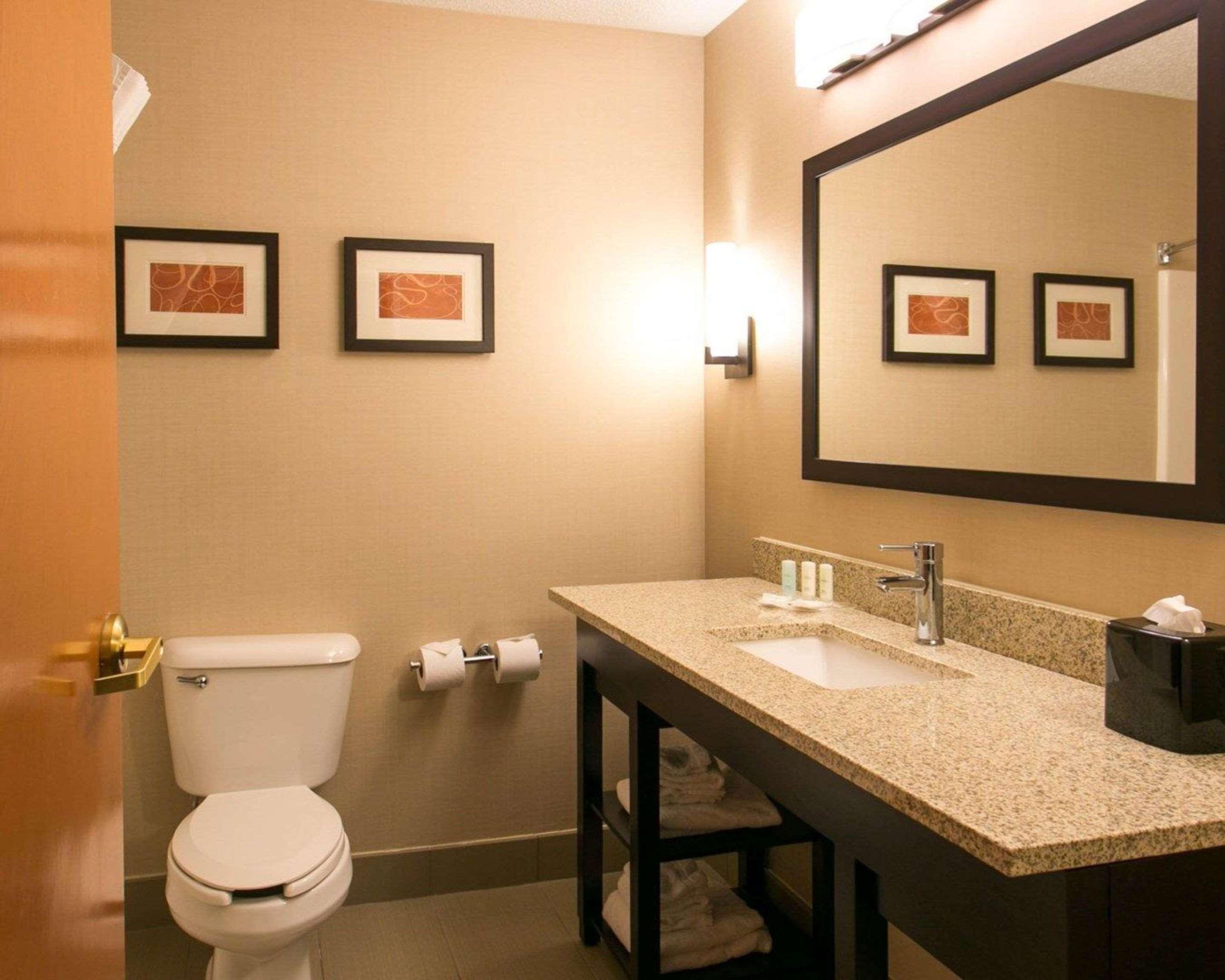 Comfort Suites Benton Harbor - St Joseph Exteriör bild