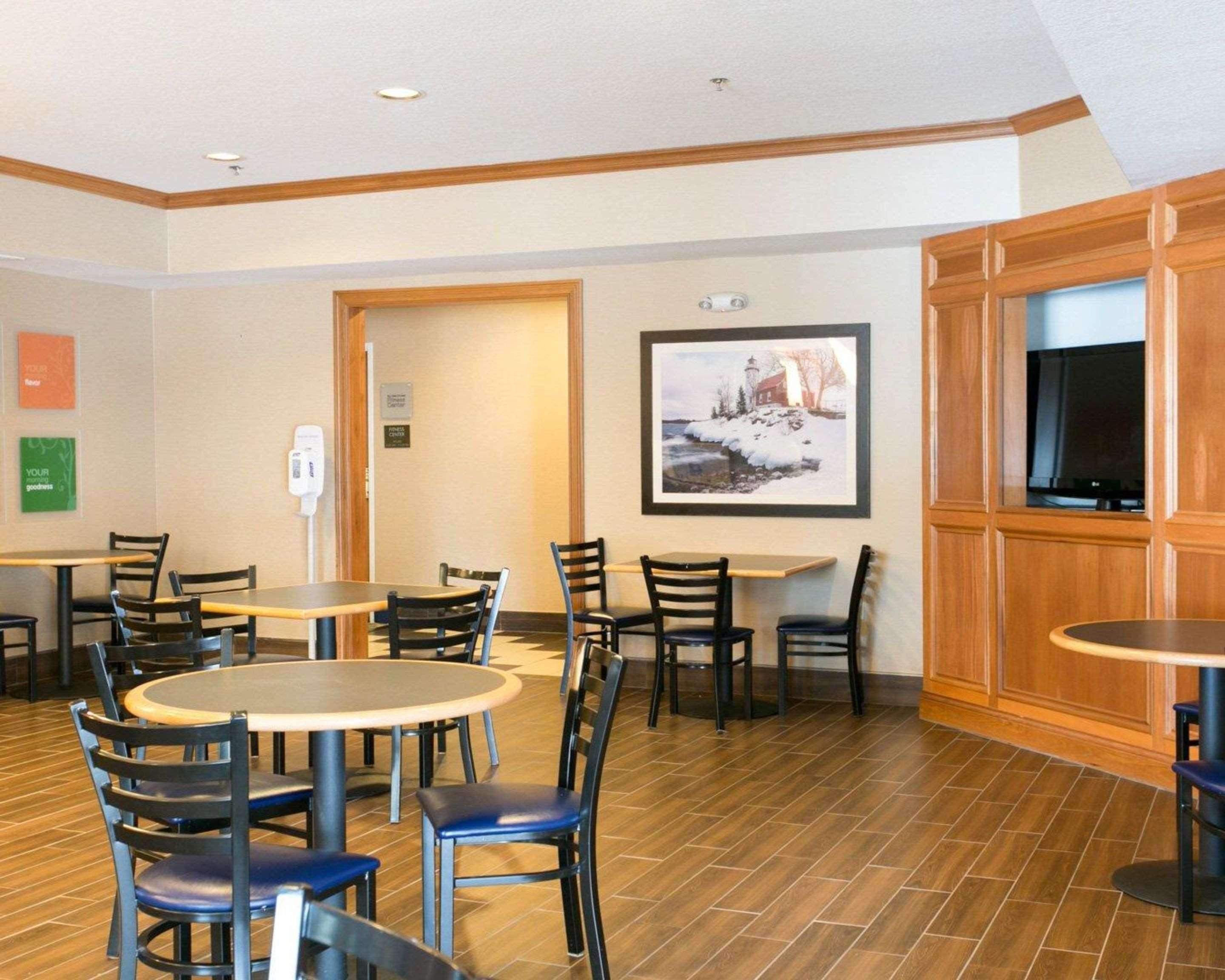 Comfort Suites Benton Harbor - St Joseph Exteriör bild