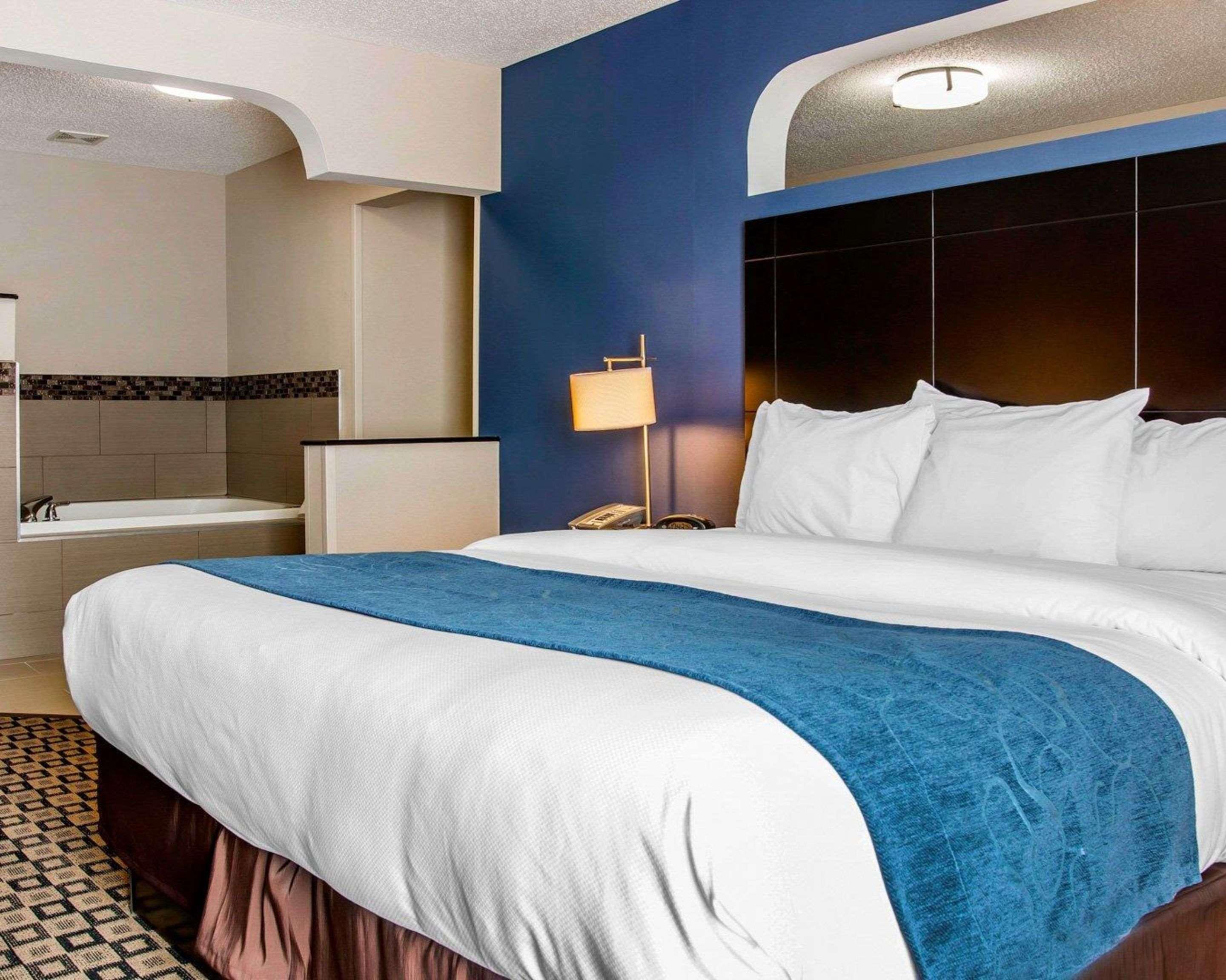 Comfort Suites Benton Harbor - St Joseph Exteriör bild