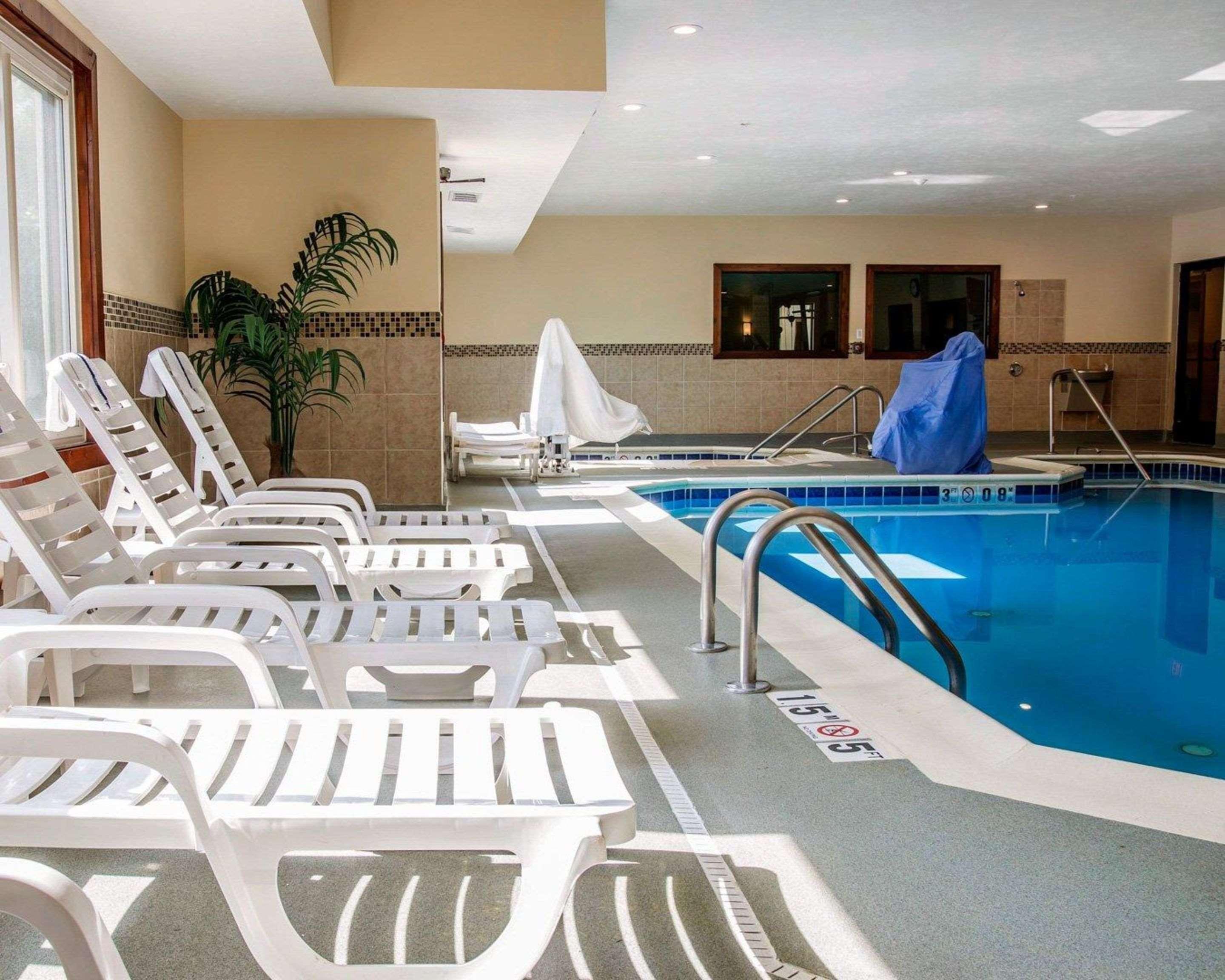 Comfort Suites Benton Harbor - St Joseph Exteriör bild