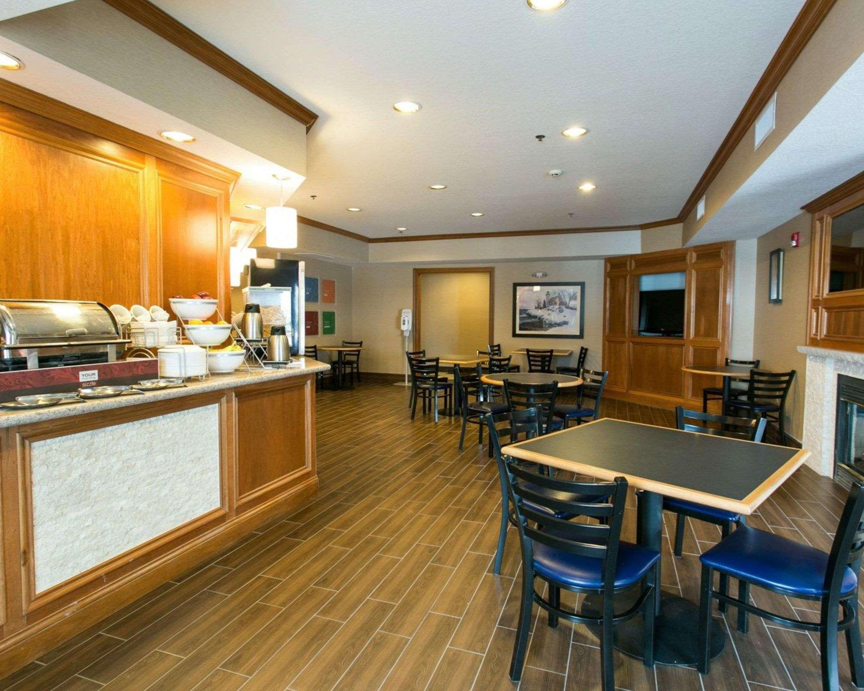 Comfort Suites Benton Harbor - St Joseph Exteriör bild