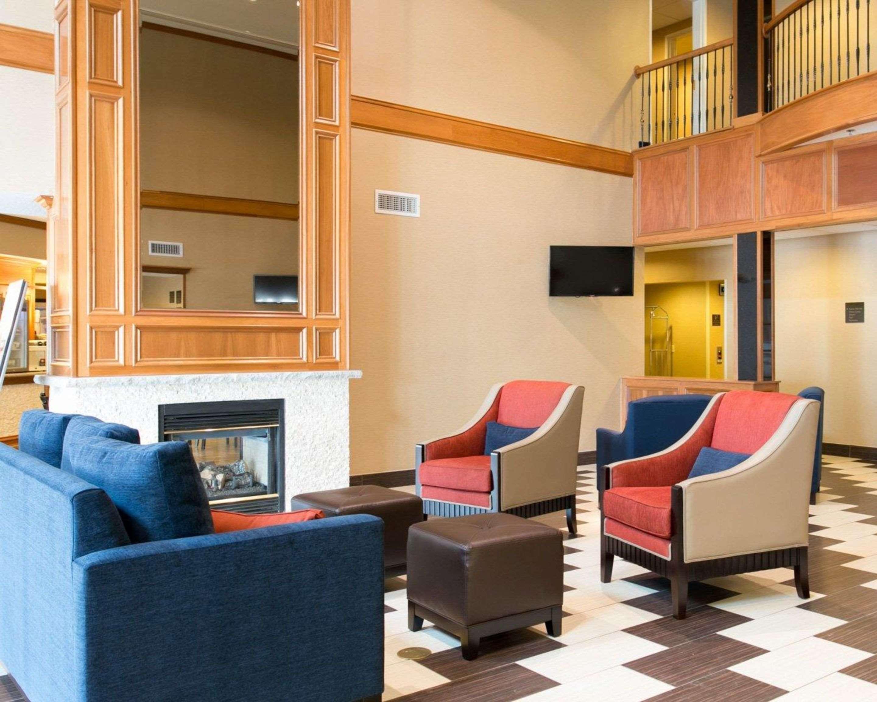 Comfort Suites Benton Harbor - St Joseph Exteriör bild